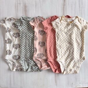Carter’s bodysuits bundle (size 3-6 months)